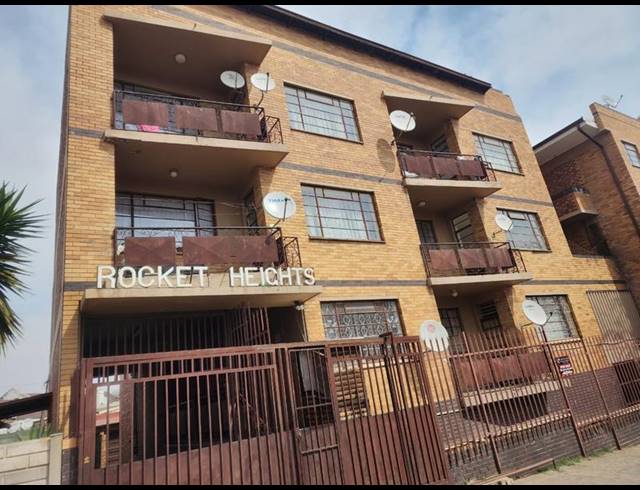 3 BEDROOM APARTMENT FOR SALE IN TROYEVILLE